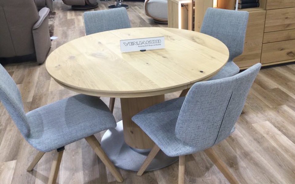 Venjakob Round Extending Table
& Chairs
Was £3,686 Now £2,499
